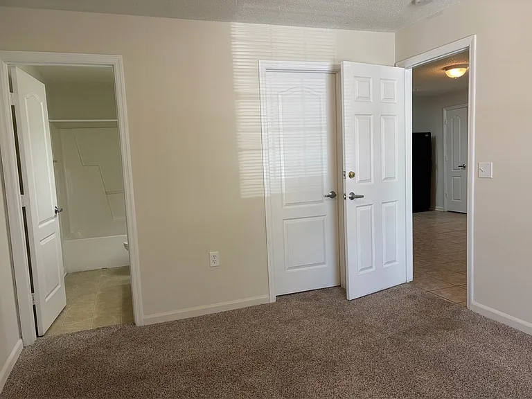 3000 S Adams St #422 — Photo 5