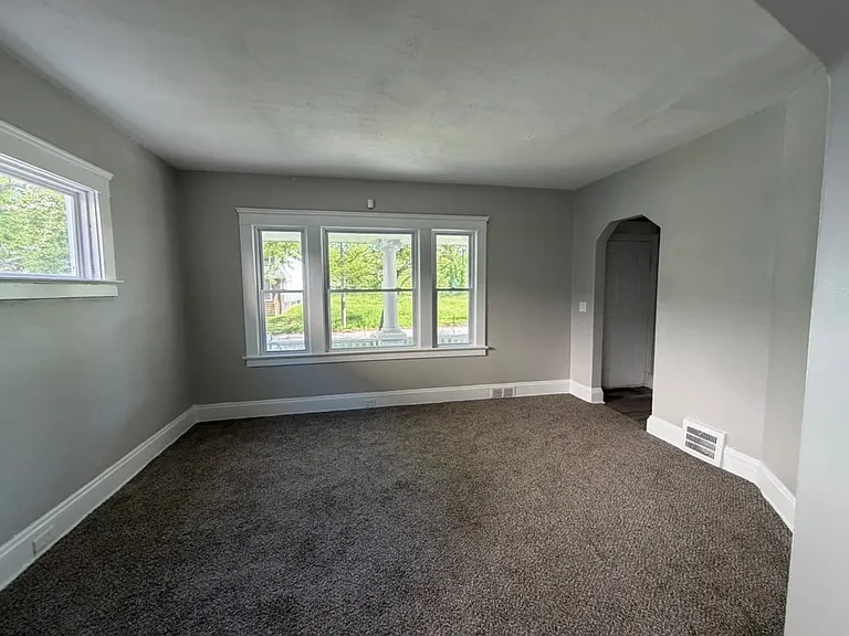 9512 Parkview Ave #2 — Photo 5