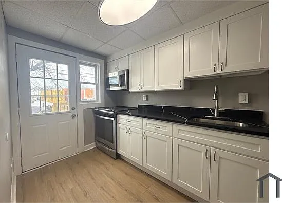 3 bed, $2,195 — Photo 4