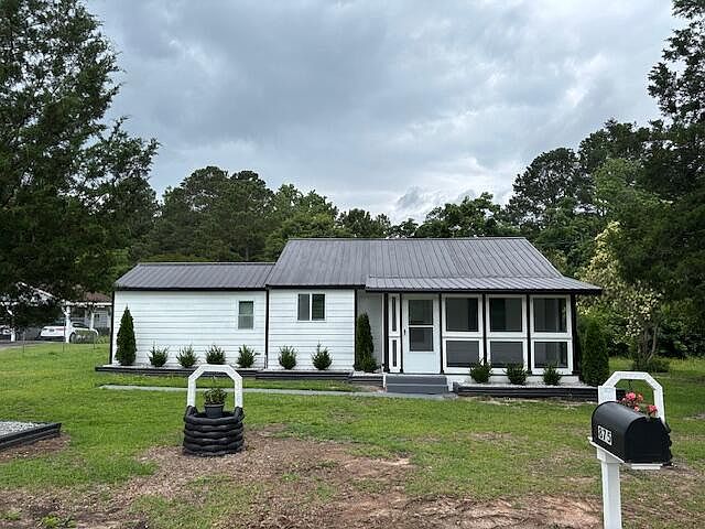 1st image of 875 Earle Street