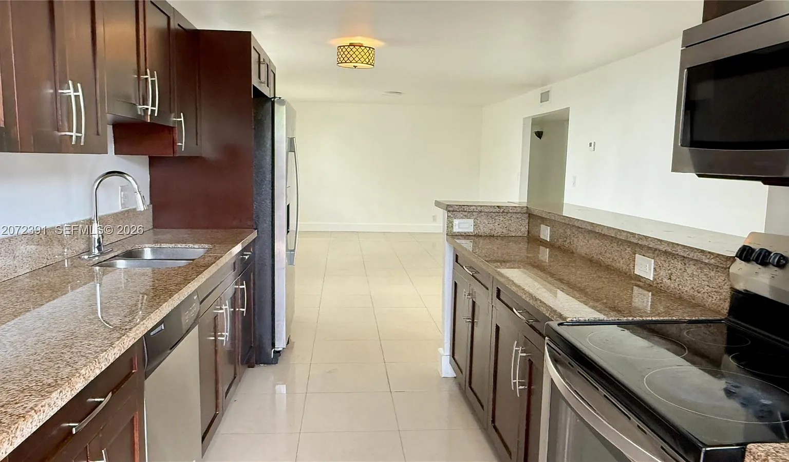 Riverside Condo — Photo 3