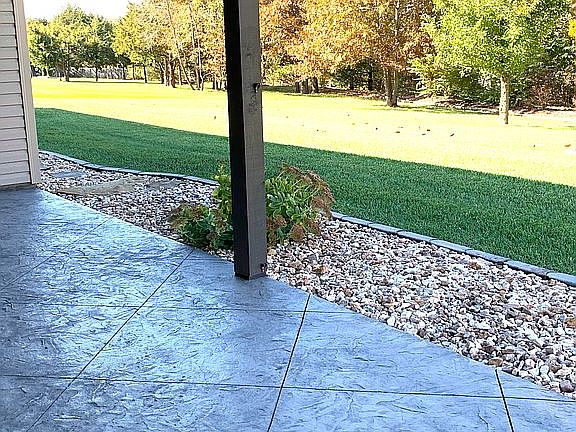 Covered Patio w/Television