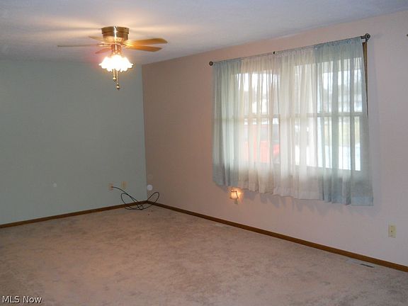 5th image of 32 Haswell Cir