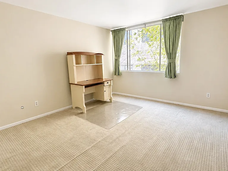 211 S Wilson Ave #208 — Photo 6
