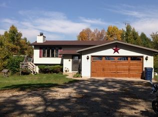 5704 Woodland Rd, Winneconne, WI 54986