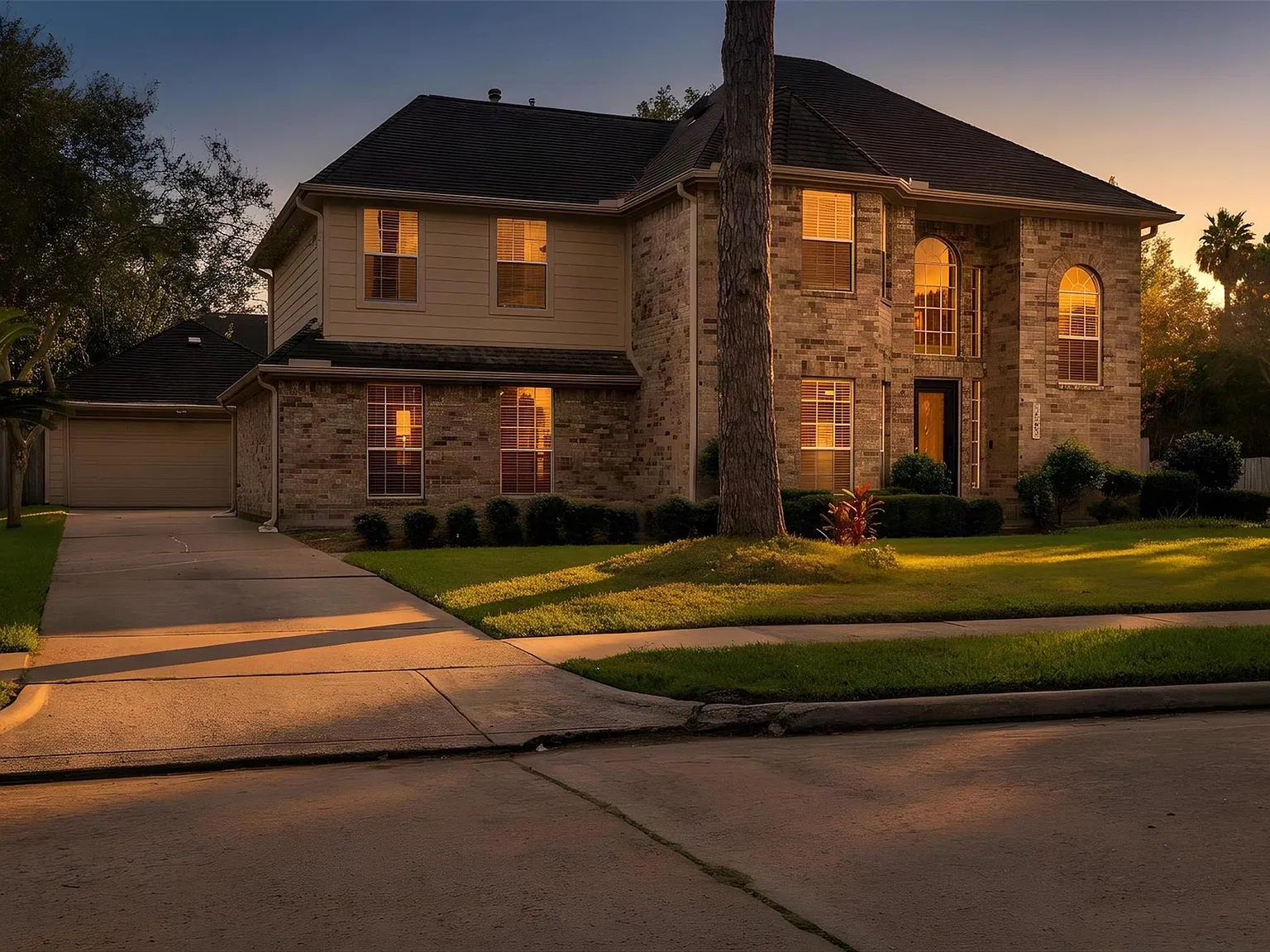 3 bed, 2.5 bath, 2596 sqft, $2,599 — Photo 3