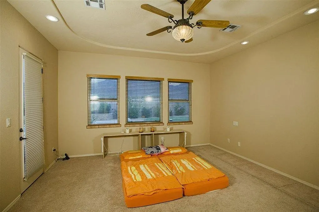 4 bed, 2106 sqft, $2,500 — Photo 4