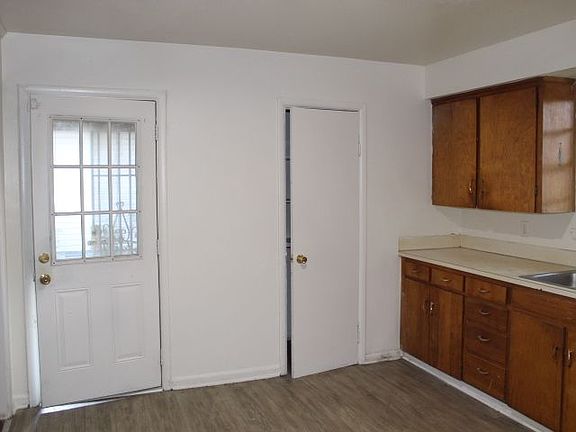 3rd image of 1 Sheffield Dr