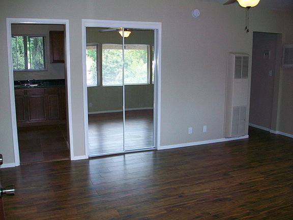 3rd image of 5008 Riverton Ave Unit 1/4