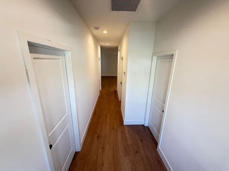 731 Schrader Ave SW — Photo 36