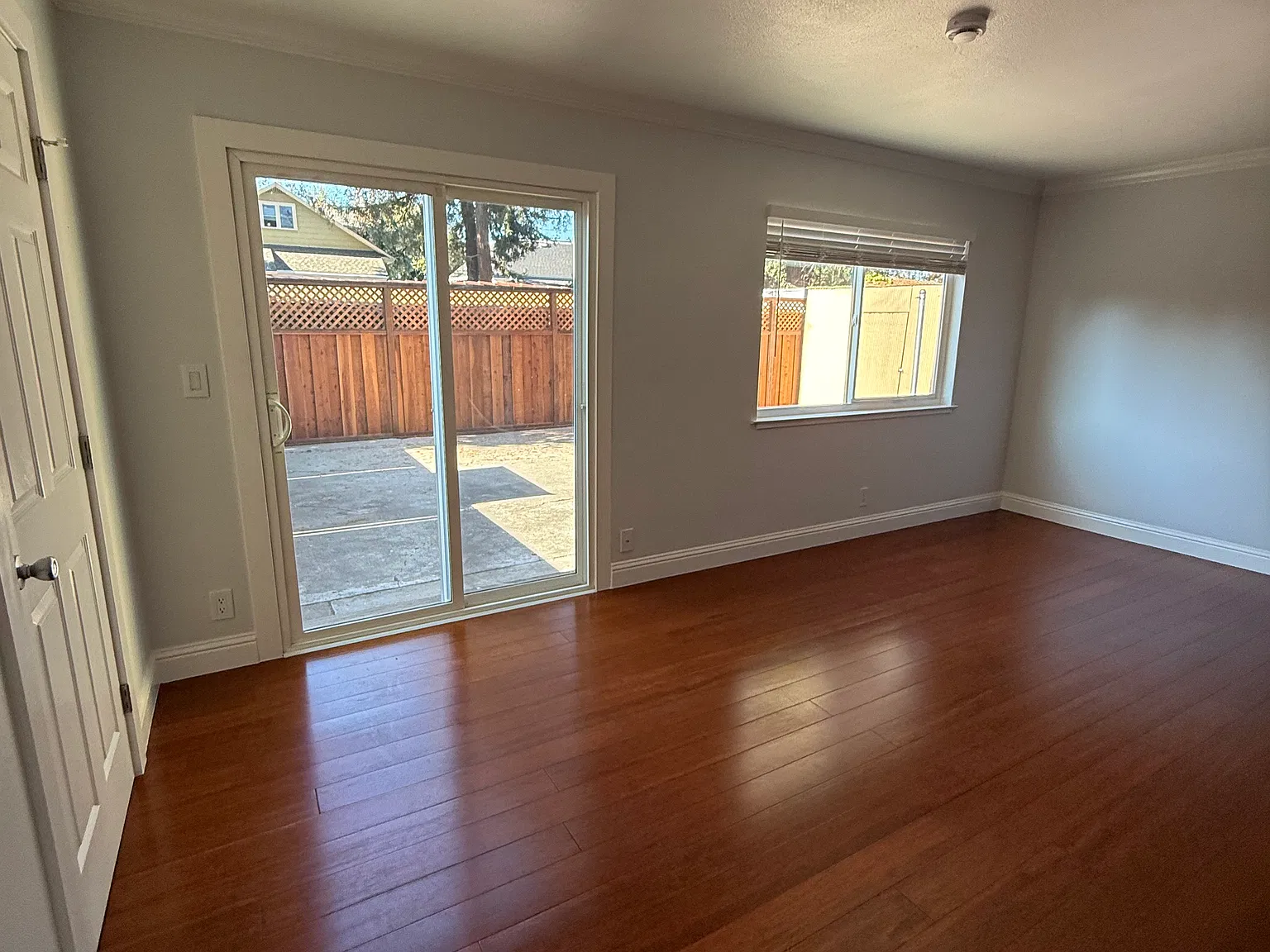 2 bed, 1.5 bath, 1100 sqft, $3,195 — Photo 2