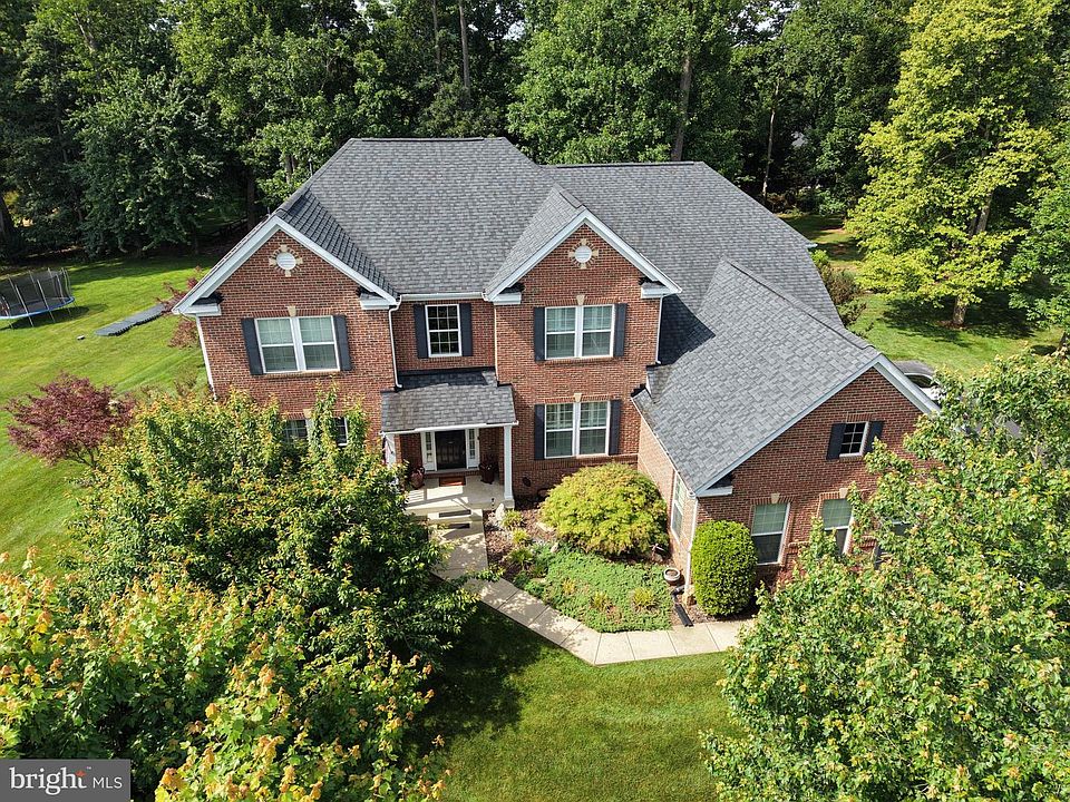 1st image of 8025 Side Hill Dr