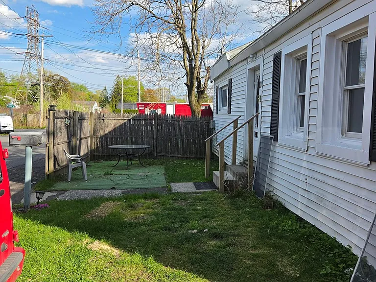 8 Norton St #10 — Photo 6