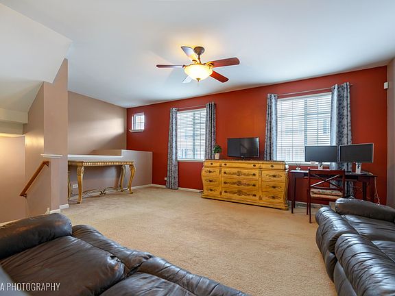 4th image of 405 Evergreen Cir #405