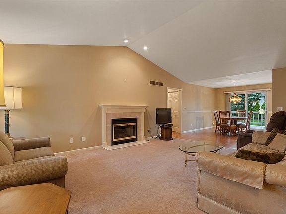 4th image of 53178 Fiddlehead Ct