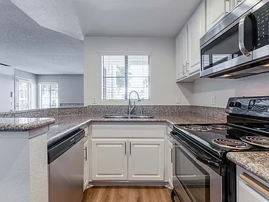 Mirada at La Jolla Colony