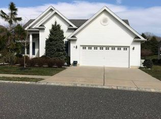 4 Julianne Ct, Freehold, NJ 07728
