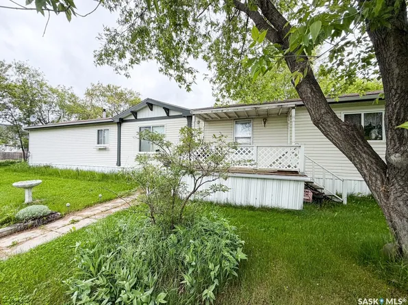 501 7th Avenue E, Meadow Lake, SK S9X 1X9