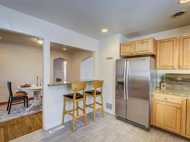 2811 Utica St — Photo 5