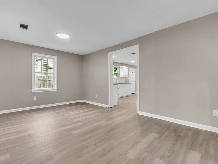 1577 S Highland St — Photo 5