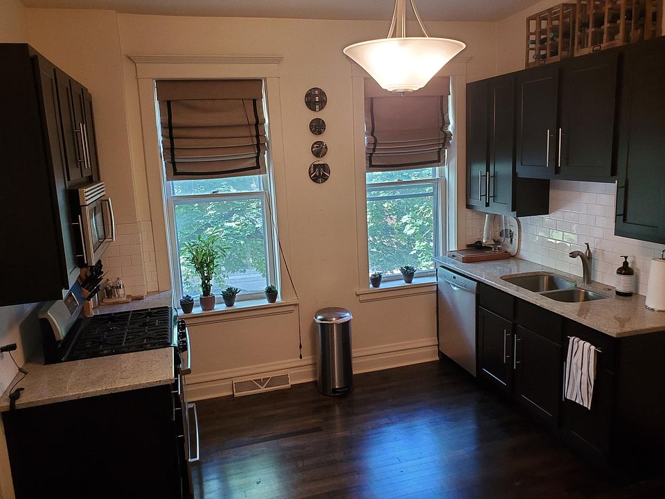 1st image of 3800 N Leavitt St #2