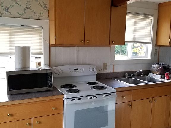 4th image of 10544 Linden Ave N