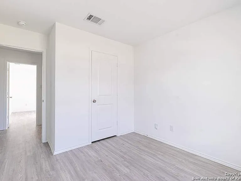 14907 Greenfield Ml — Photo 18