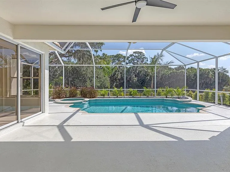 8501 Park Shore Ln — Photo 4