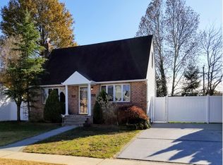 4018 Old Post Rd, Seaford, NY 11783