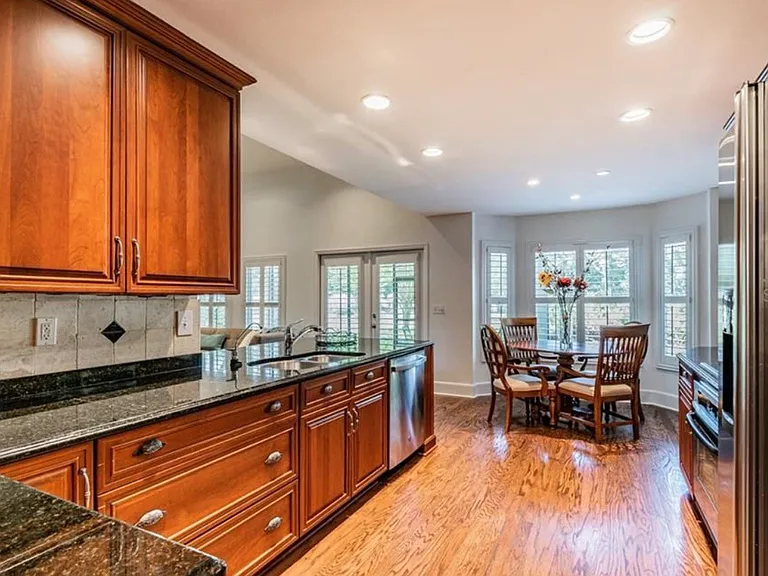 7217 Ridgeport Dr — Photo 4