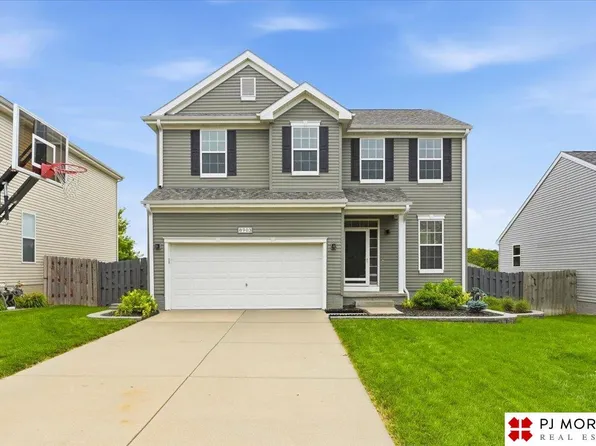 8903 S 163rd St, Omaha, NE 68136