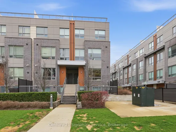 1238 Cawthra Rd #2, Mississauga, ON L5G 0B6