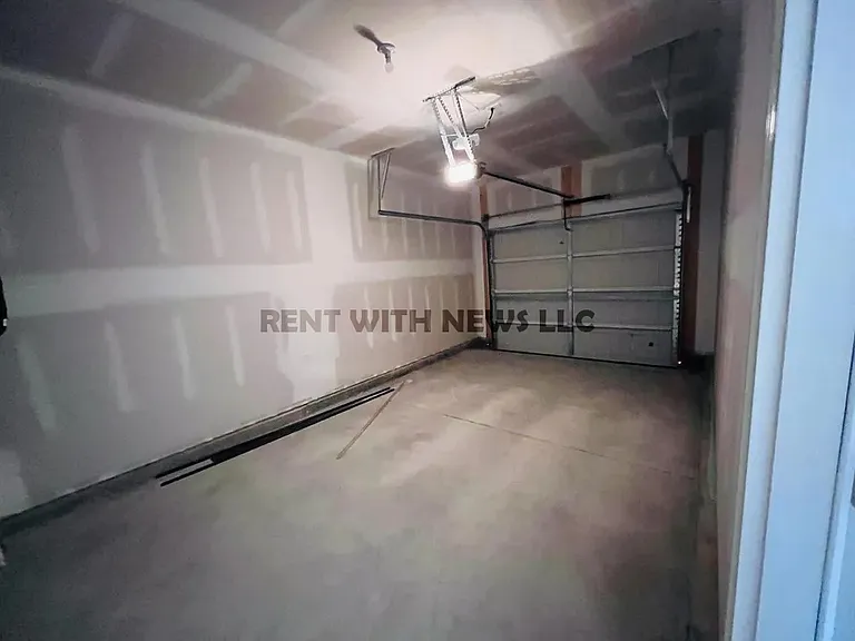 851 McKenzie Park Ter — Photo 18