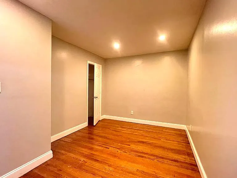 130 Chancellor Ave #5A — Photo 4
