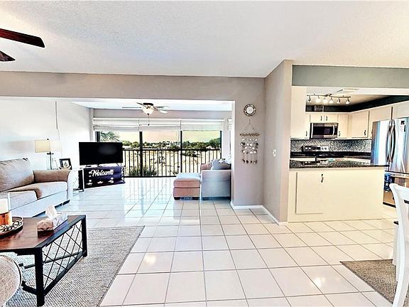 5th image of 7410 Lake Breeze Dr APT 405