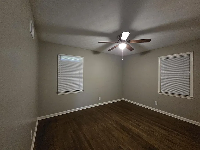 4723 Wooddale Ave — Photo 15