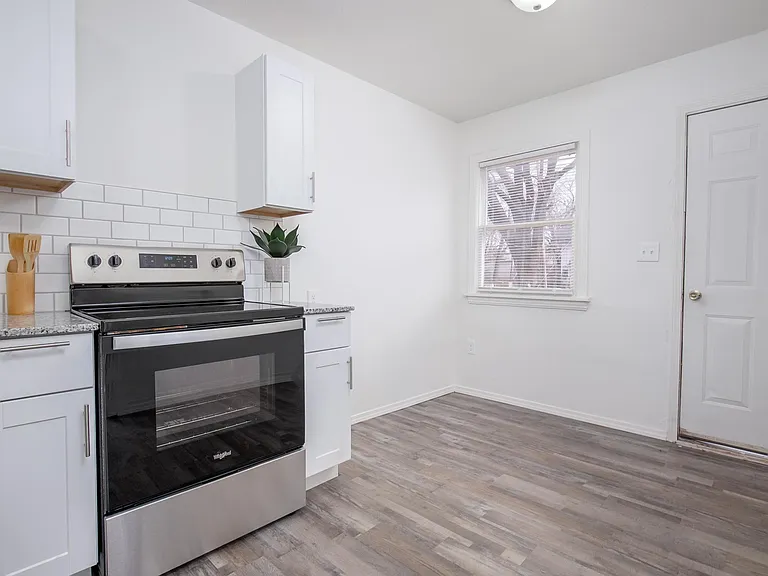 1241 NW 45th St — Photo 5