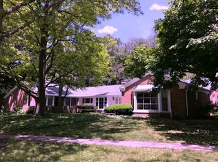 1008 Foothill Dr, Champaign, IL 61821