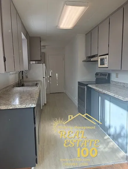 928 SW Bay View Ln — Photo 4