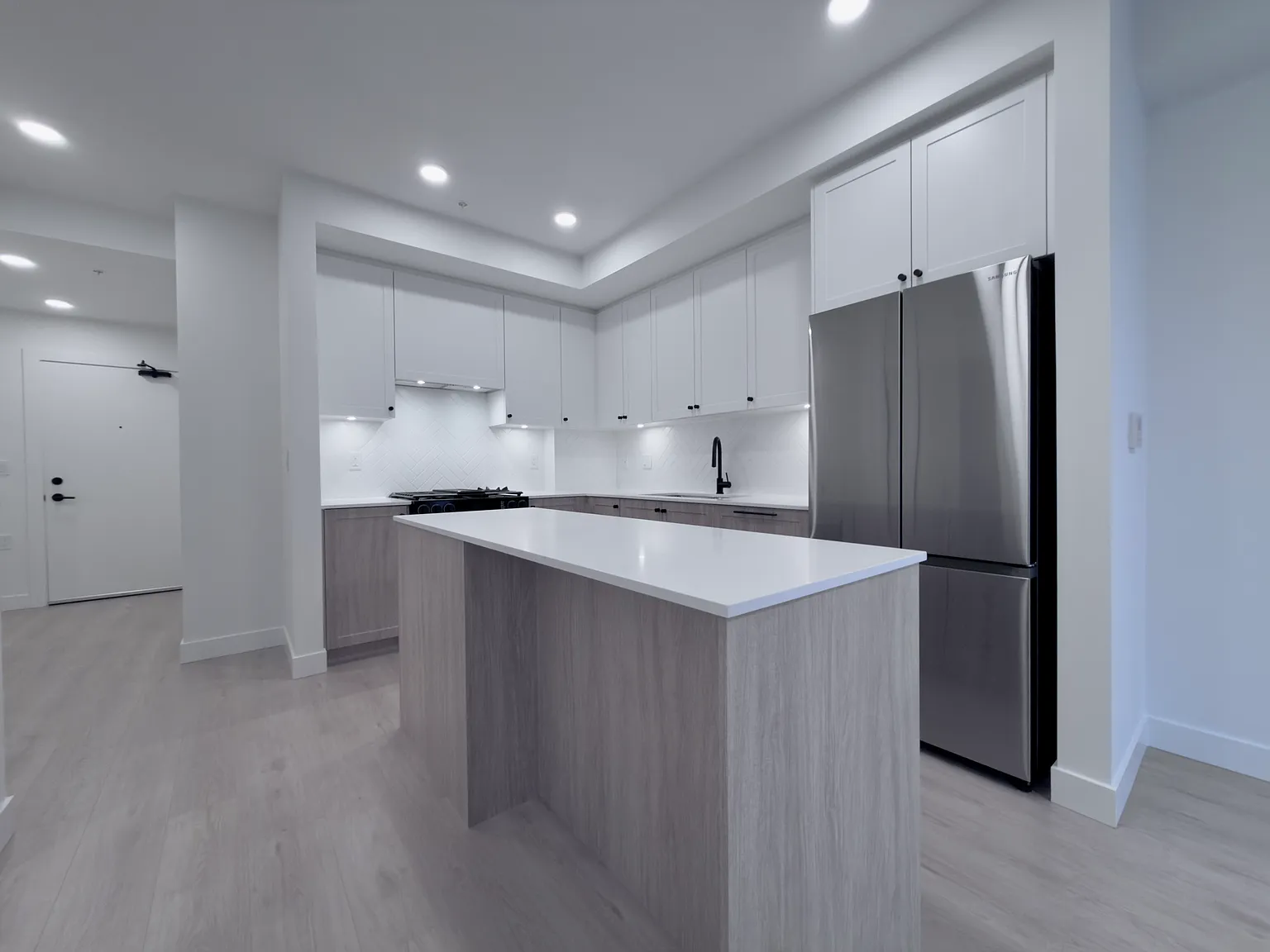 1 bed, 562 sqft, $1,925 — Photo 3