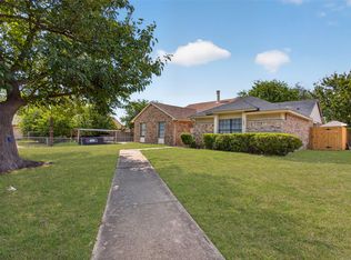303 Liberty Pl, Grand Prairie, TX 75052
