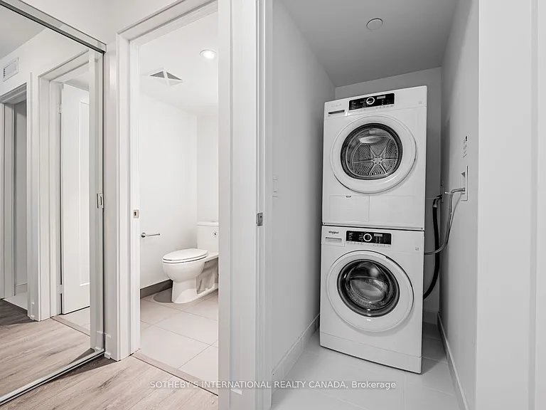 585 Bloor St E #2124 — Photo 21
