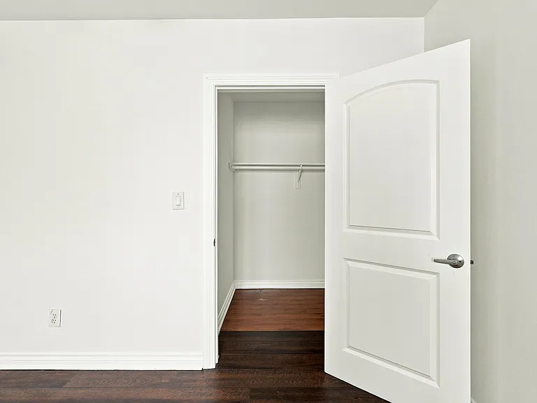 246 E Gage Ave — Photo 21