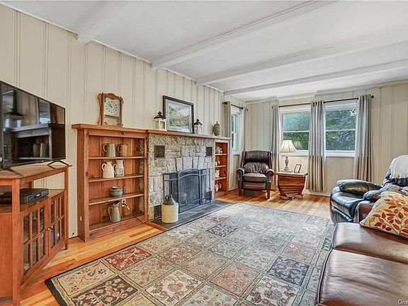 2nd image of 187 Frederick St