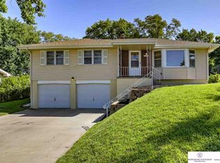 6024 Whitmore St, Omaha, NE 68152