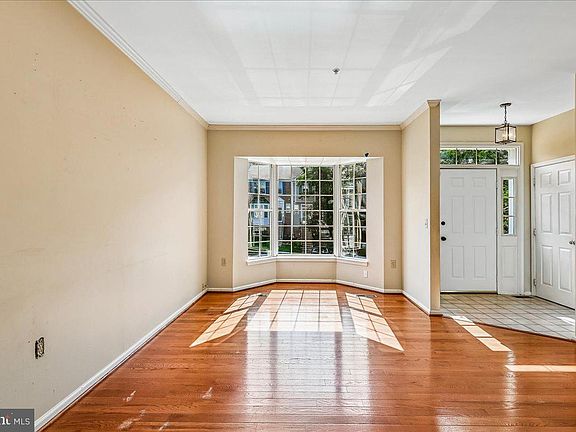 2nd image of 2201 Montauk Dr