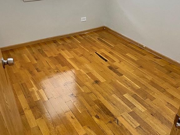4th image of 6137 S King Dr #2