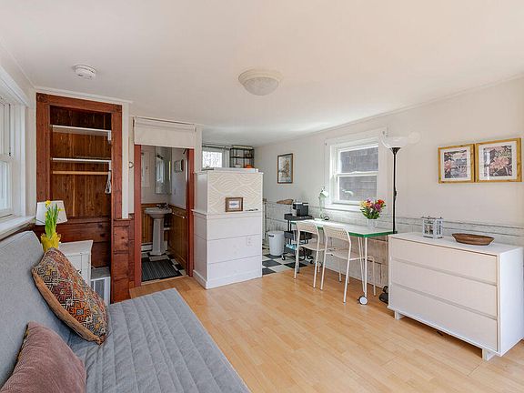 3rd image of 17 Shore Road UNIT 6