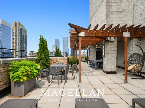 35 West 33rd Street image 1 of 19