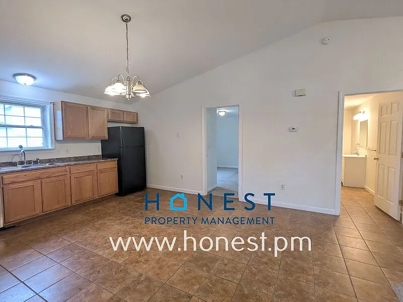 2 bed, 1.0 bath, $1,900 — Photo 1